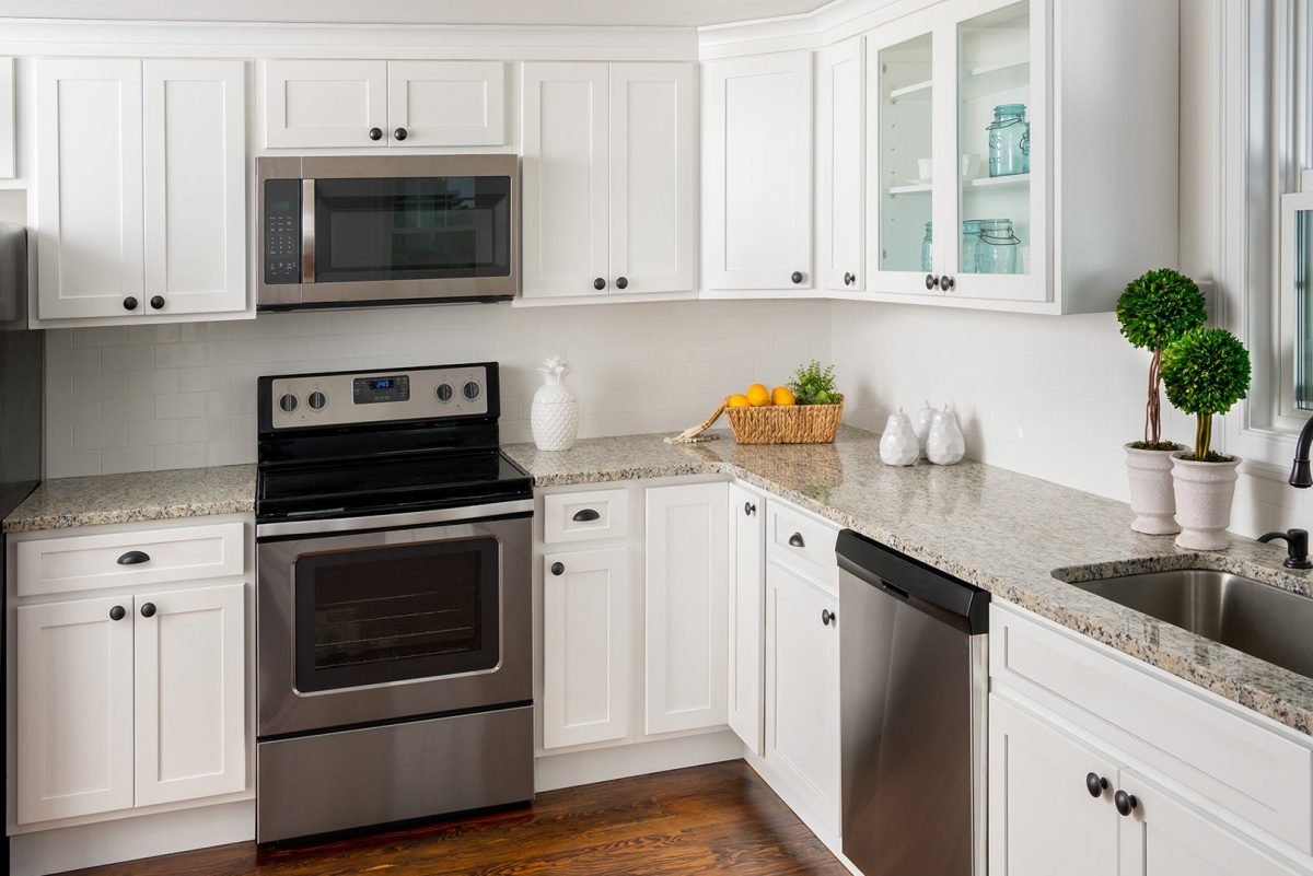 Bright-White_discovery-frost-kitchen